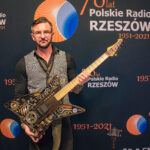 Koniec licytacji wyjątkowej gitary elektrycznej (zdjęcia) - Polskie Radio Rzeszów