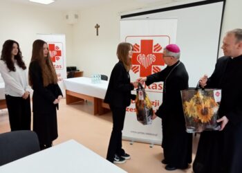 Młodzi ludzie z&nbsp;Ukrainy, Białorusi, Gruzji i&nbsp;Kazachstanu wzięli udział w&nbsp;spotkaniu noworocznym