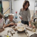 Zabawa z gliną, czyli ceramiczne dzieła Zoi, Zygmunta i Julii 8 - Polskie Radio Rzeszów Zabawa z gliną, czyli ceramiczne dzieła Zoi, Zygmunta i Julii - Polskie Radio Rzeszów