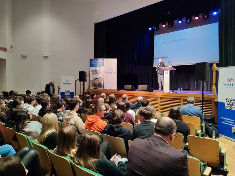 Kampania „Drugie życie” w podkarpackich szkołach