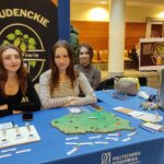 Politechnika Rzeszowska zorganizowała pokazy chemiczne dla uczniów szkół średnich - Polskie Radio Rzeszów