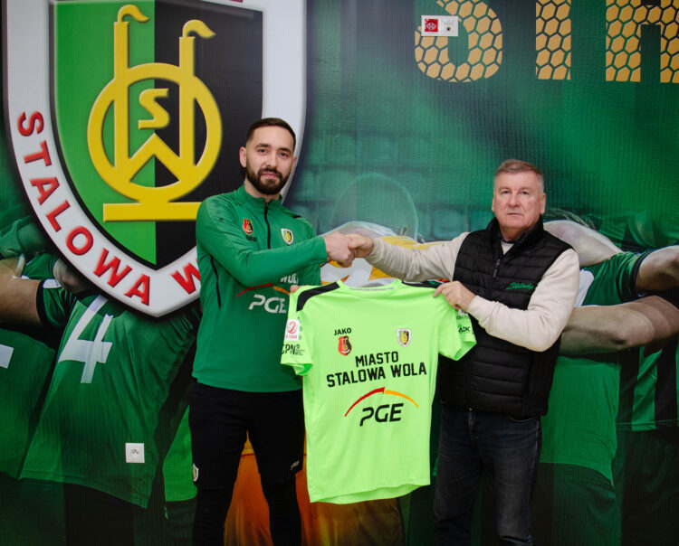 Piłka nożna. Muzyk „zagra” w Stalowej Woli