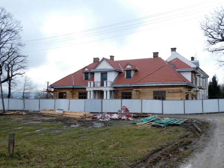 Dwór Sulimirskich w Kobylanach został odbudowany