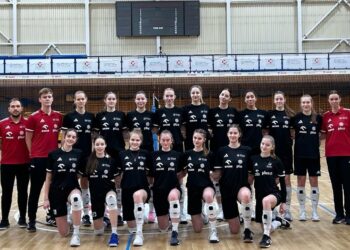 Siatkówka. Podopieczne Miłosza Majki rozpoczęły od&nbsp;wygranej