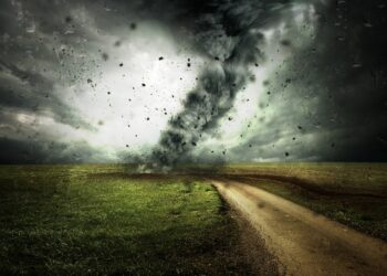 Ostrzeżenie przed&nbsp;silnym wiatrem i&nbsp;marznącym deszczem w&nbsp;regionie