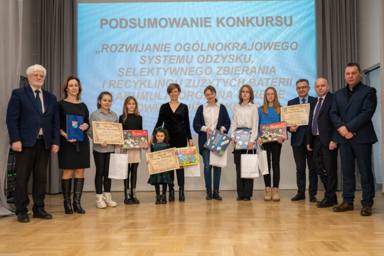 9 ton zużytych baterii zebrano w akcji powiatu niżańskiego