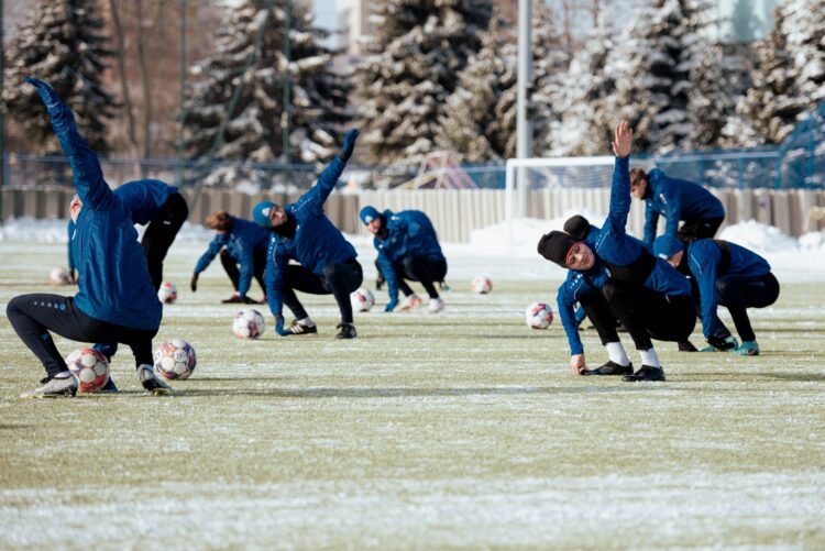 Piłka nożna. Stal Rzeszów ponownie trenuje i uzupełnia sztab szkoleniowy