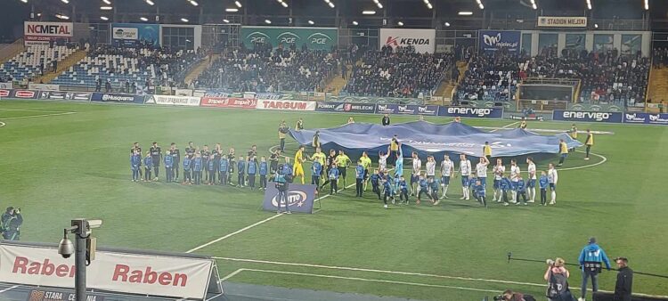 Piłka nożna. Zwycięstwo Stali Mielec nad ŁKS Łódź