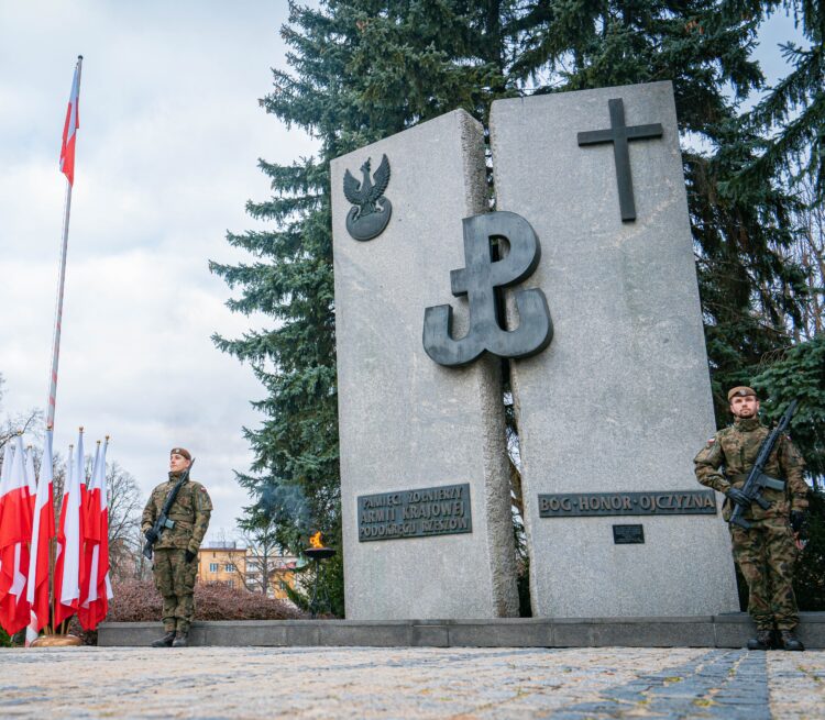 Obchody 82. rocznicy przekształcenia ZWZ w Armię Krajową (zdjęcia)