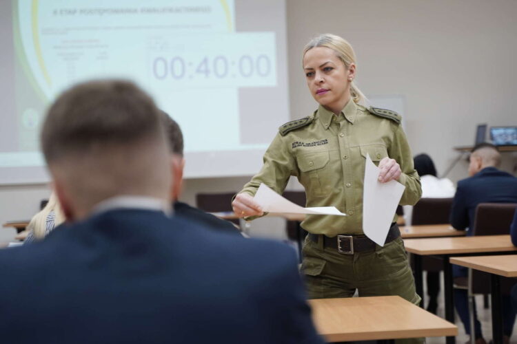 Egzaminy dla kandydatów do służby w straży granicznej (zdjęcia) 1 - Polskie Radio Rzeszów Egzaminy dla kandydatów do służby w straży granicznej (zdjęcia)