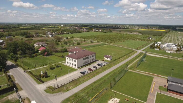 Powiat przymierza się do budowy chodnika w Będziemyślu