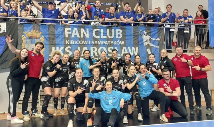 Piłka ręczna. JKS wreszcie wygrywa