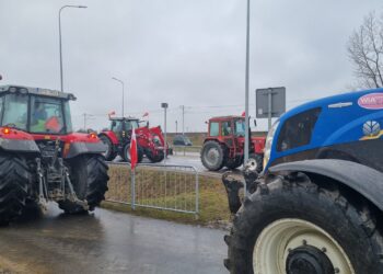 Kolejki do&nbsp;przejść z&nbsp;Ukrainą. We&nbsp;wtorek zaostrzenie protestu rolników