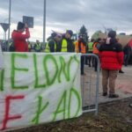 Od rana rolnicy blokują przejście graniczne w Medyce (zdjęcia) - Polskie Radio Rzeszów