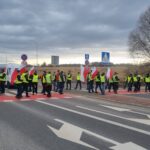 Od rana rolnicy blokują przejście graniczne w Medyce (zdjęcia) - Polskie Radio Rzeszów