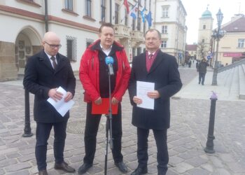 Propozycja radnych PiS: myjnie samoobsługowe z&nbsp;daleka od&nbsp;domów