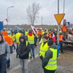 Kolejne protesty przed przejściami granicznymi i na drogach regionu. Rolnicy zaostrzają akcję (zdjęcia) 62 - Polskie Radio Rzeszów Kolejne protesty przed przejściami granicznymi i na drogach regionu. Rolnicy zaostrzają akcję (zdjęcia) - Polskie Radio Rzeszów