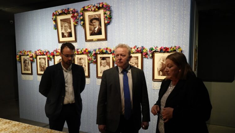 Unijny komisarz odwiedził Muzeum Rodziny Ulmów