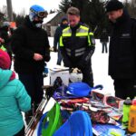 Policjanci uczyli młodzież zasad bezpieczeństwa na stoku - Polskie Radio Rzeszów