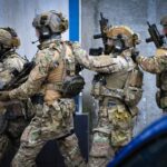 Ćwiczenia policyjnych kontrterrorystów w stolicy Podkarpacia (fotogaleria) 7 - Polskie Radio Rzeszów Ćwiczenia policyjnych kontrterrorystów w stolicy Podkarpacia (fotogaleria) - Polskie Radio Rzeszów