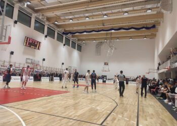 Koszykówka. Opteam Resovia wygrała z liderem