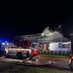 Nocny pożar domu w Buszkowiczkach (zdjęcia) 4 - Polskie Radio Rzeszów Nocny pożar domu w Buszkowiczkach (zdjęcia) - Polskie Radio Rzeszów