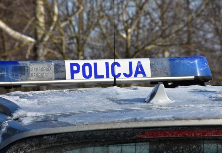 19-letni motocyklista jechał na jednym kole i bez uprawnień