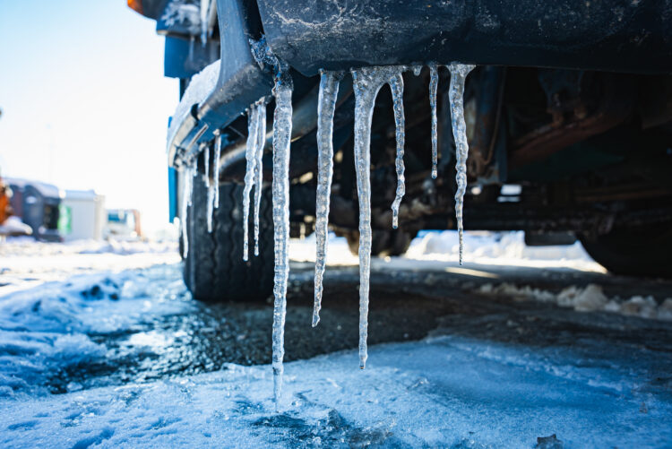 Meteorolodzy ostrzegają przed oblodzeniem dróg i chodników na Podkarpaciu