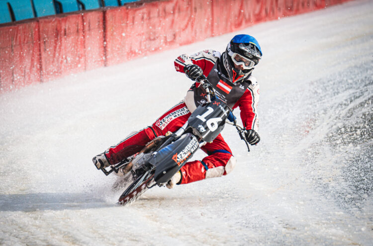 Żużel na lodzie. Ice Speedway Championship w Sanoku (galeria zdjęć)