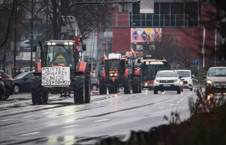 Rolnicy zaostrzą protest w całym kraju 1 - Polskie Radio Rzeszów Rolnicy zaostrzą protest w całym kraju
