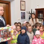 Maluchy z Przedszkola nr 1 w Sędziszowie Małopolskim świętują 541. rocznicę praw miejskich - Polskie Radio Rzeszów