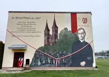 Mural ks.&nbsp;Michała Pilipca odsłonięto w&nbsp;Błażowej Dolnej