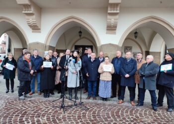 Komitet Wyborczy Konfederacja i&nbsp;Bezpartyjni Samorządowcy zaprezentowali jedynki na&nbsp;listach wyborczych