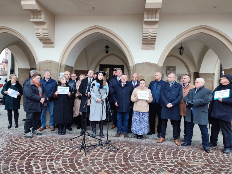 Komitet Wyborczy Konfederacja i Bezpartyjni Samorządowcy zaprezentowali jedynki na listach wyborczych