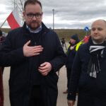 Parlamentarzyści Suwerennej Polski spotkali się z protestującymi rolnikami przed przejściem w Medyce - Polskie Radio Rzeszów