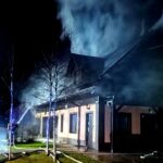 Kilkudziesięciu strażaków gasiło pożar pensjonatu w Łętowni niedaleko Strzyżowa - Polskie Radio Rzeszów