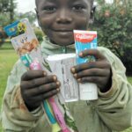 Akcja „Polskie smyki dzieciom z Afryki” organizowana przez Fundację Pro Spe 6 - Polskie Radio Rzeszów Akcja „Polskie smyki dzieciom z Afryki” organizowana przez Fundację Pro Spe - Polskie Radio Rzeszów