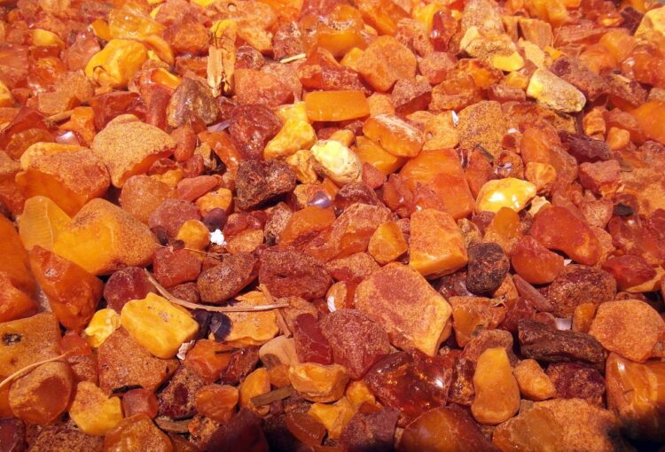 33-letnia Polka ukryła w aucie prawie 9 kilogramów bursztynu. Wpadła w Budomierzu