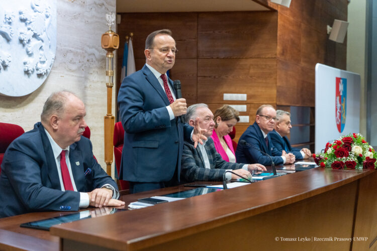 Marszałek Władysław Ortyl podsumował kończącą się kadencję samorządu województwa 1 - Polskie Radio Rzeszów Marszałek Władysław Ortyl podsumował kończącą się kadencję samorządu województwa