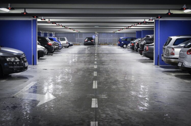 Nowy parking przy Rzeszowskim Centrum Komunikacyjnym