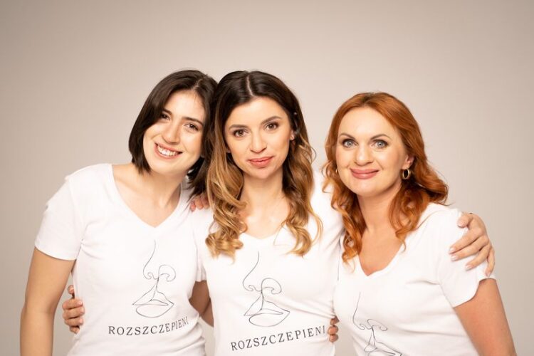 Kampania „Rozszczepieni” z hasłem „Z blizną nam do twarzy”