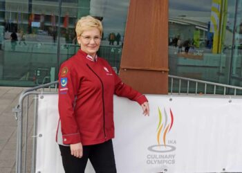 Sukces mieszkanki Tarnobrzega w&nbsp;rzeźbieniu w&nbsp;owocach i&nbsp;warzywach