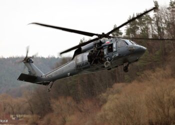 Ćwiczenia z&nbsp;wykorzystaniem policyjnego śmigłowca Black Hawk