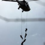 Ćwiczenia z wykorzystaniem policyjnego śmigłowca Black Hawk 2 - Polskie Radio Rzeszów Ćwiczenia z wykorzystaniem policyjnego śmigłowca Black Hawk - Polskie Radio Rzeszów