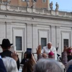 Jabłonkę błogosławionego Józefa Ulmy posadzono w Ogrodach Watykańskich - Polskie Radio Rzeszów