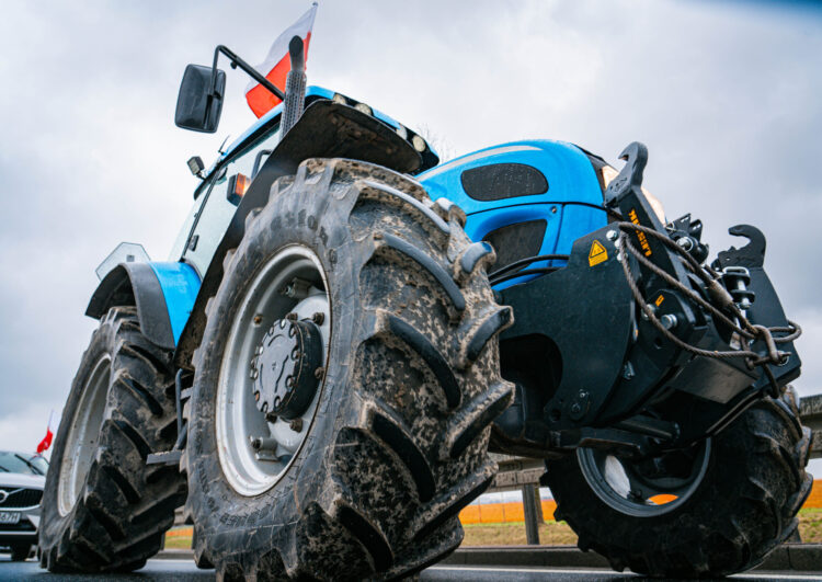 Po ośmiu dniach rolnicy wznowili protest w Warszawie