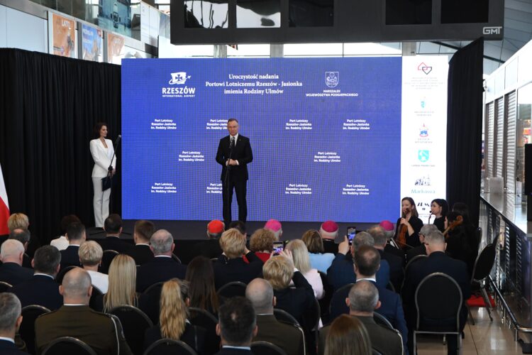 Nadanie imienia Rodziny Ulmów portowi lotniczemu „Rzeszów-Jasionka” (zdjęcia)