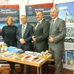 Dziewięć jabłoni zasadzono w kraju Saary z Niemczech. Upamiętniają rodzinę Ulmów - Polskie Radio Rzeszów