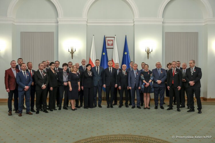 Srebrny Krzyż Zasługi dla urodzonego w Nowej Dębie historyka