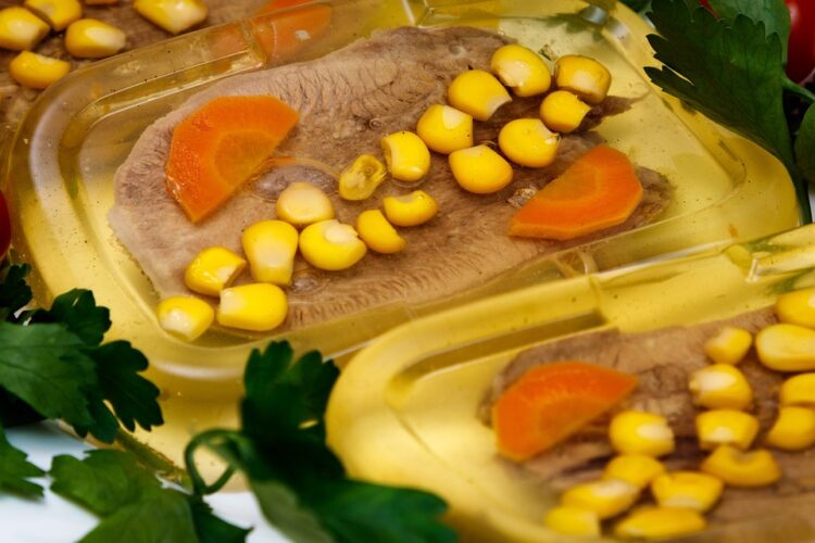 Toksyczny poziom azotynu sodu w galarecie z targowiska w Nowej Dębie